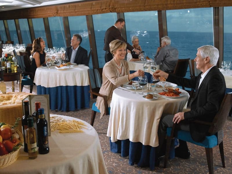 Dinning On Oceania